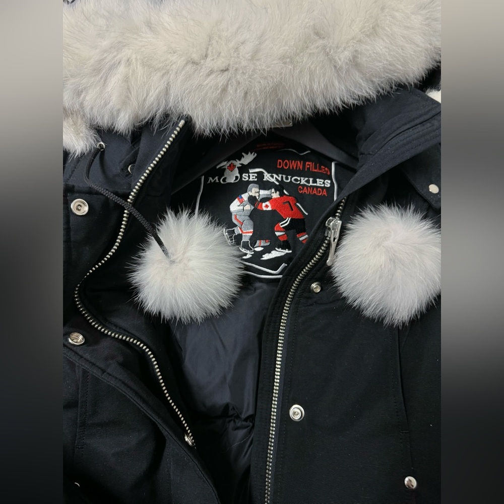 Selling because rarely used. it's still very new. Size S. Black color - Picture 6 of 8